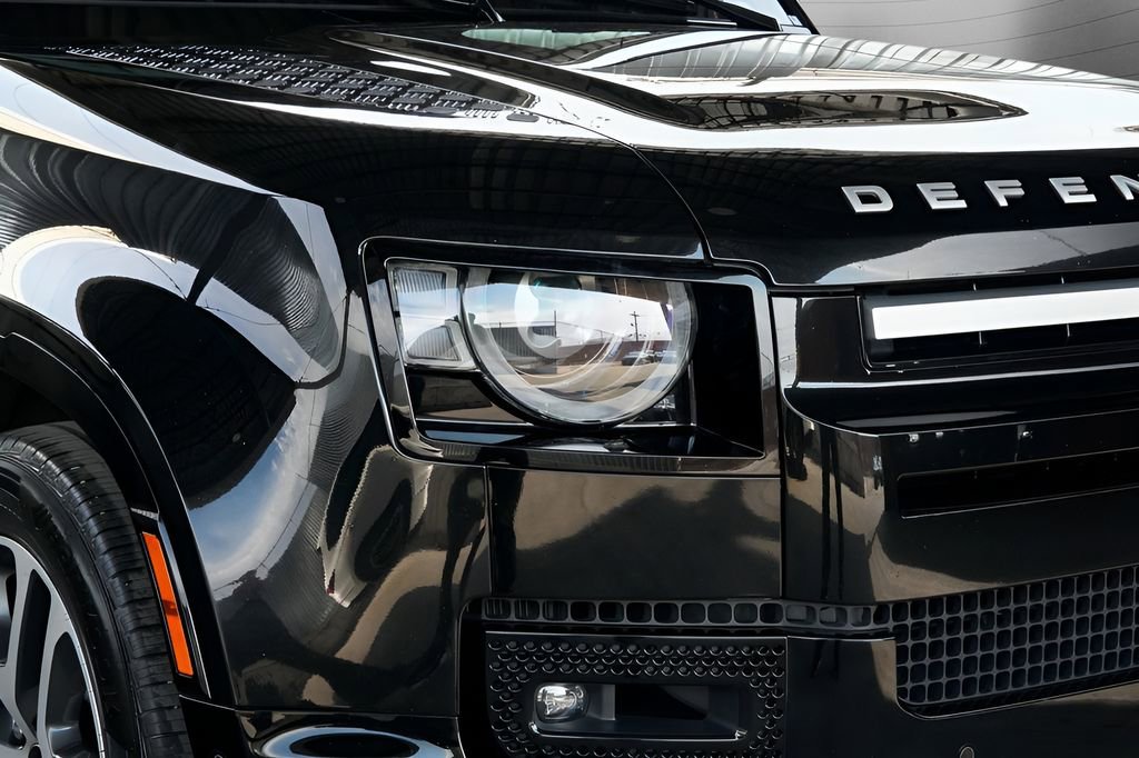 Used 2022 Land Rover Defender 110 XS Edition image 15