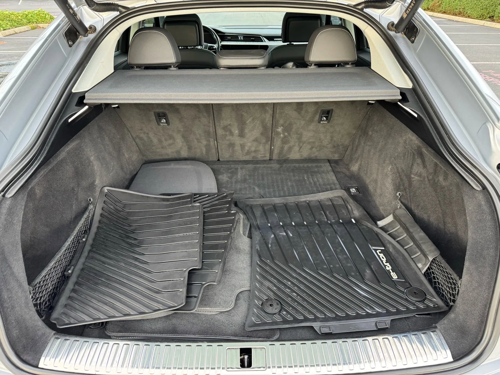 Used 2022 Audi e-tron Premium Plus w/ Premium Plus Package image 29