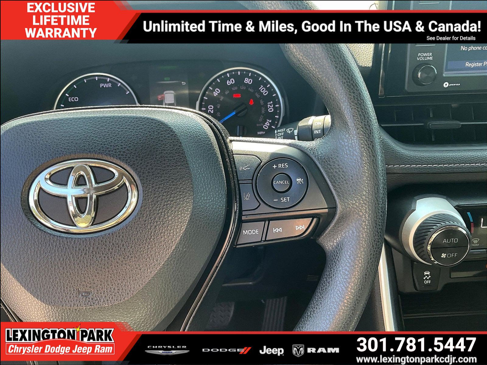 Used 2021 Toyota RAV4 XLE w/ Convenience Package AWD/4WD image 12