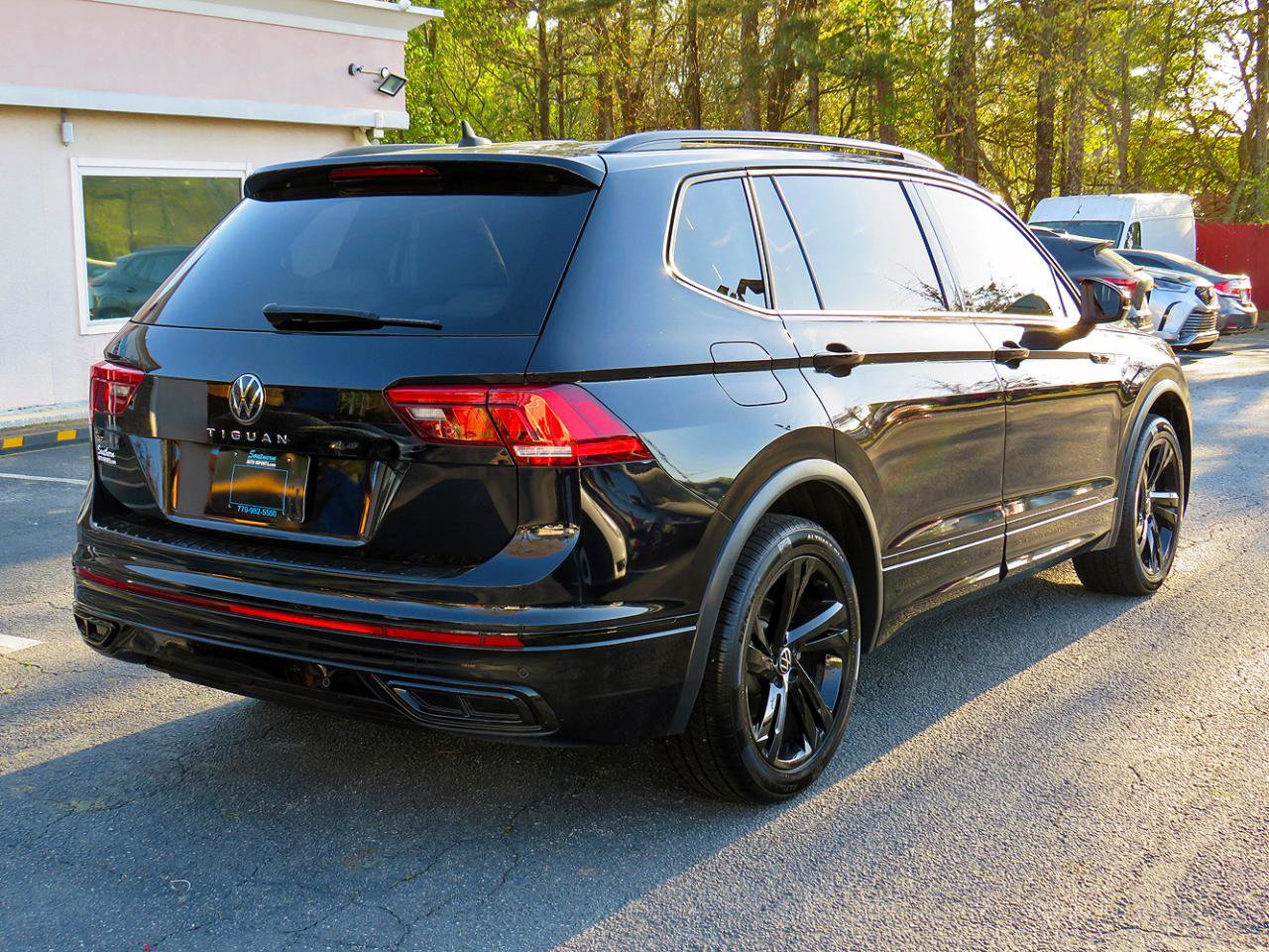 Used 2023 Volkswagen Tiguan SE R-Line FWD image 7
