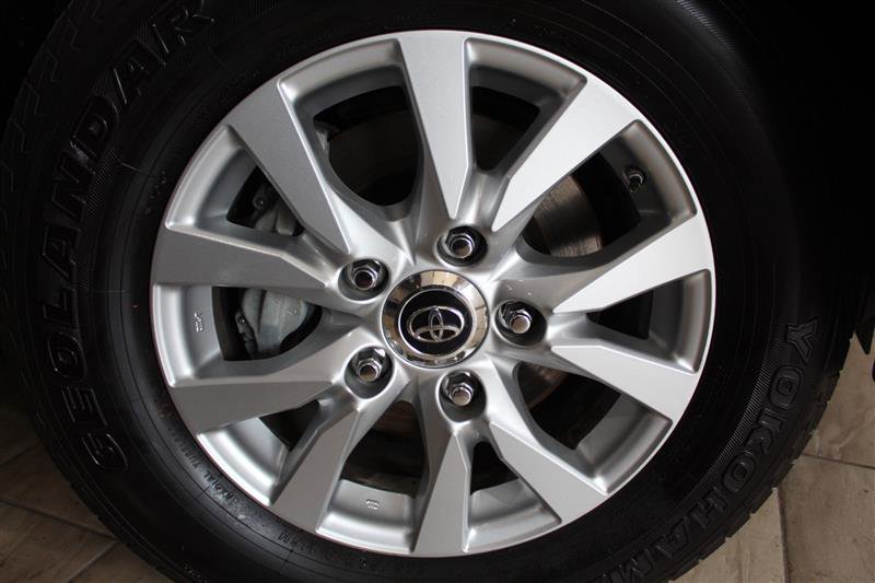 Used 2016 Toyota Land Cruiser AWD/4WD image 14