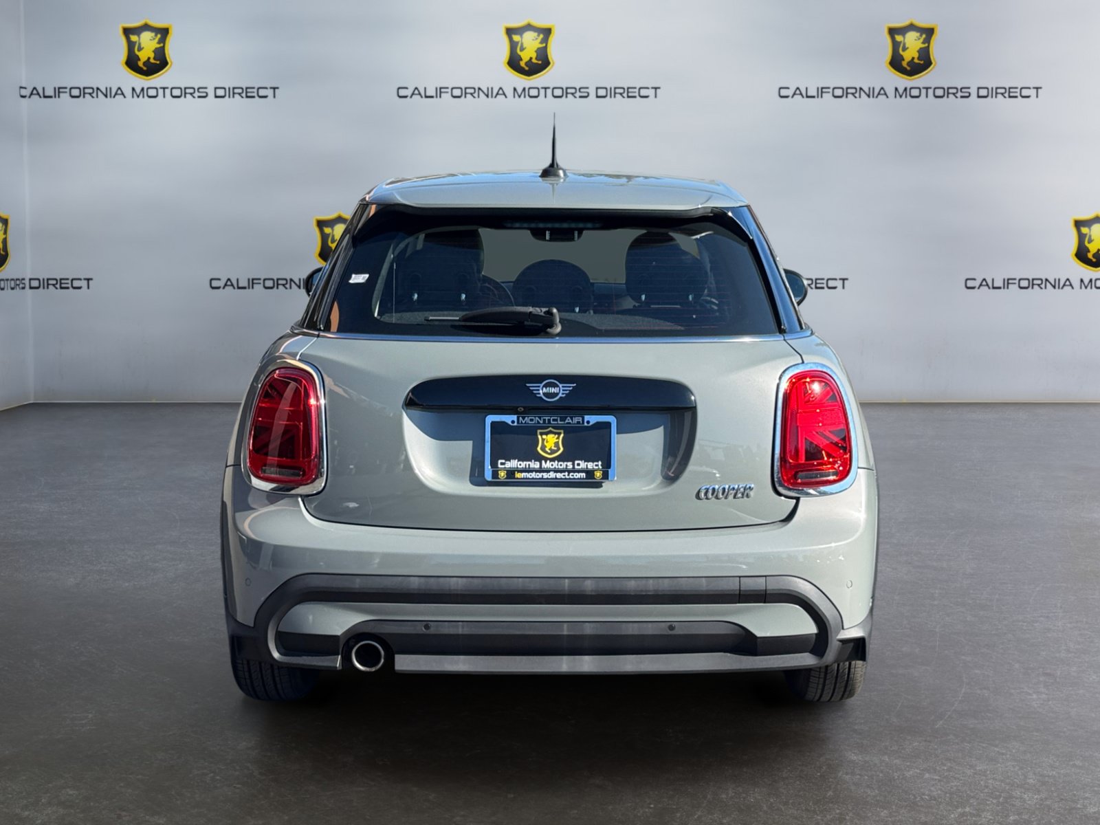 Used 2022 MINI Cooper 4-Door Hardtop FWD image 4