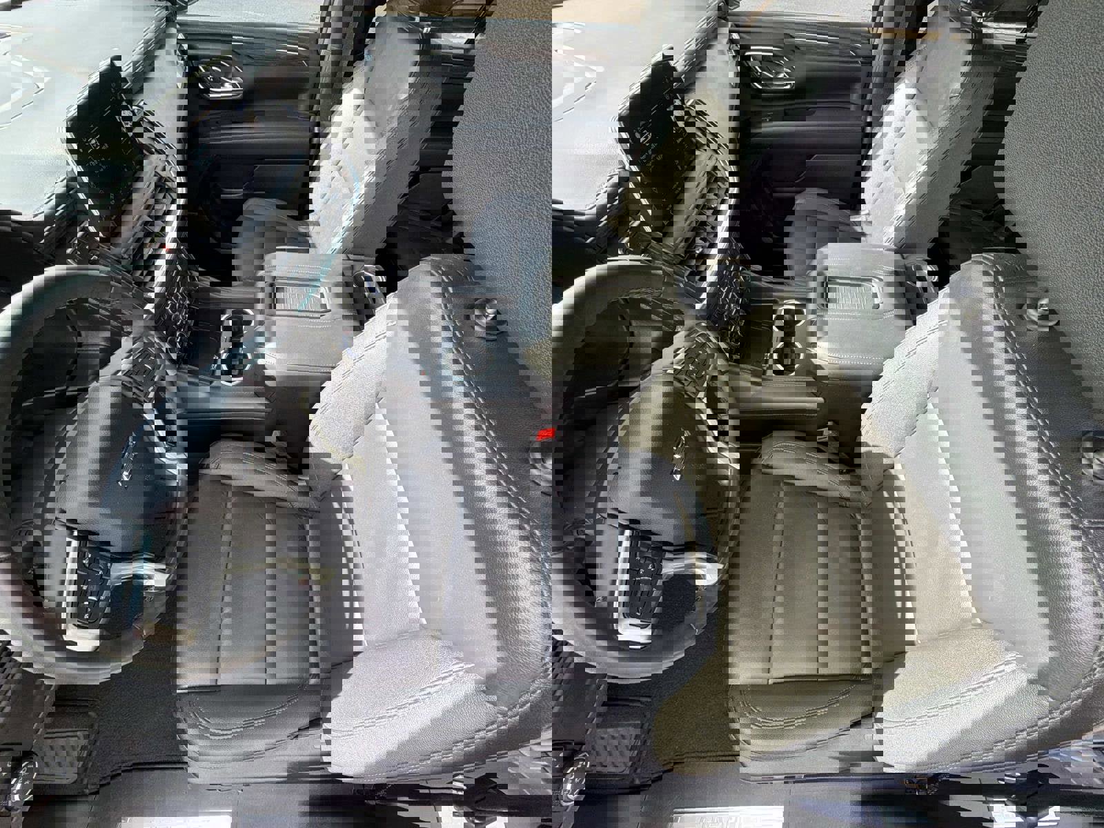 Certified 2024 Chevrolet Tahoe Z71 w/ Luxury Package image 3