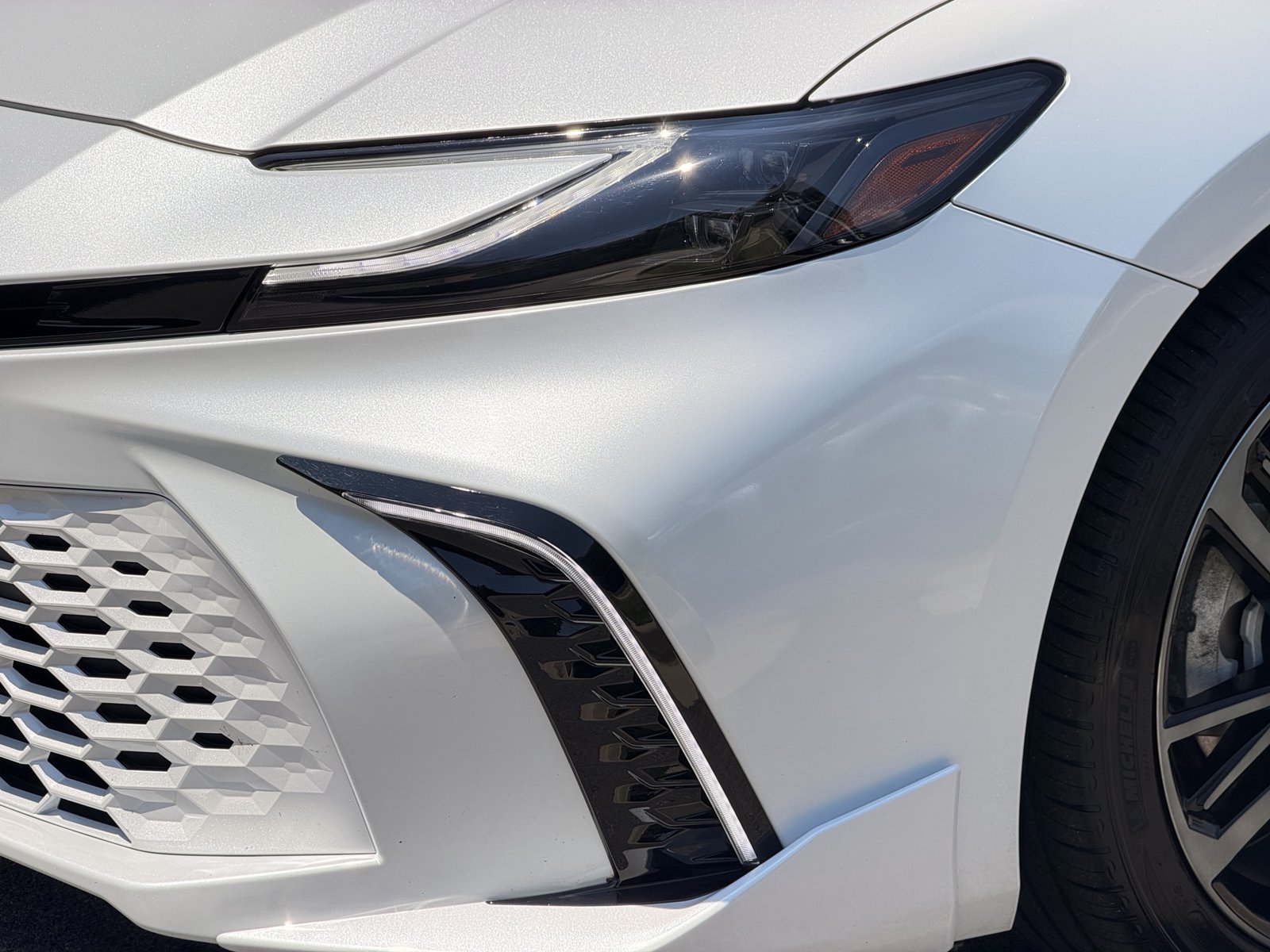 Used 2025 Toyota Camry XSE FWD image 8