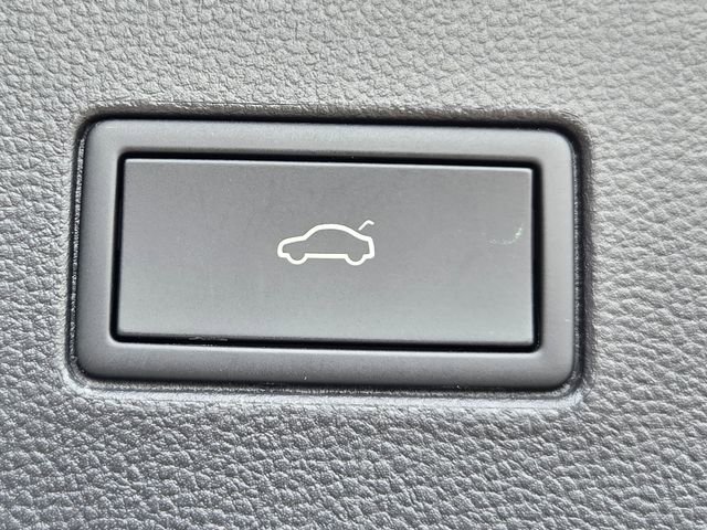 Used 2023 Volkswagen Atlas SE image 11