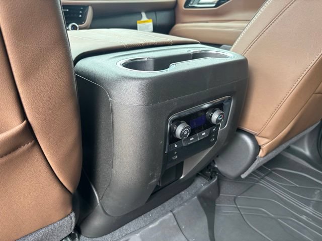 New 2026 Chevrolet Tahoe High Country w/ Sun And Tow Package AWD/4WD image 21