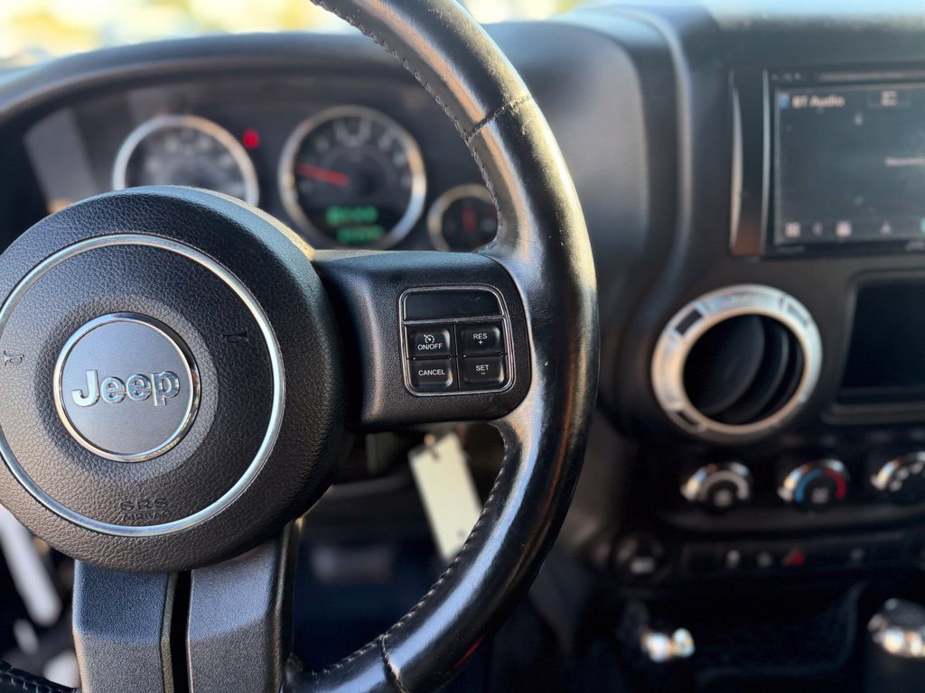 Used 2015 Jeep Wrangler Rubicon w/ Connectivity Group AWD/4WD image 24