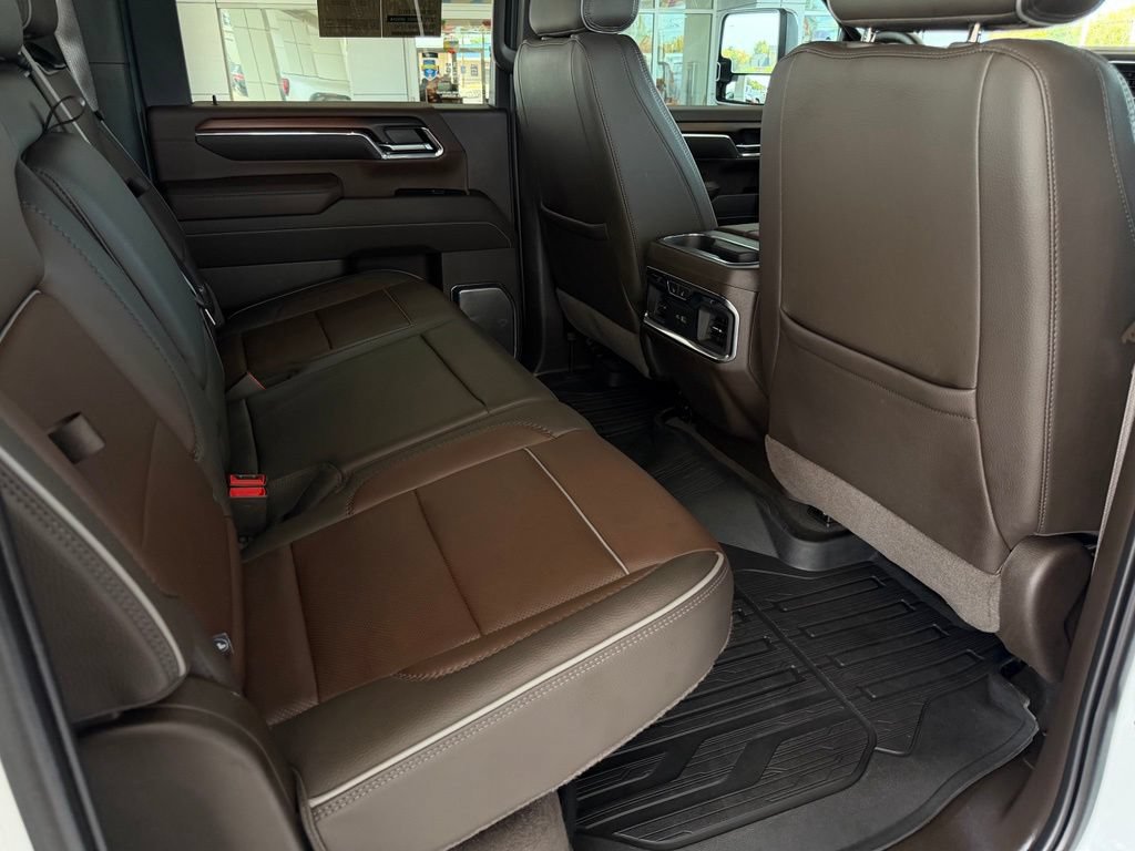 Used 2024 GMC Sierra 3500 Denali w/ Denali Reserve Package AWD/4WD image 18
