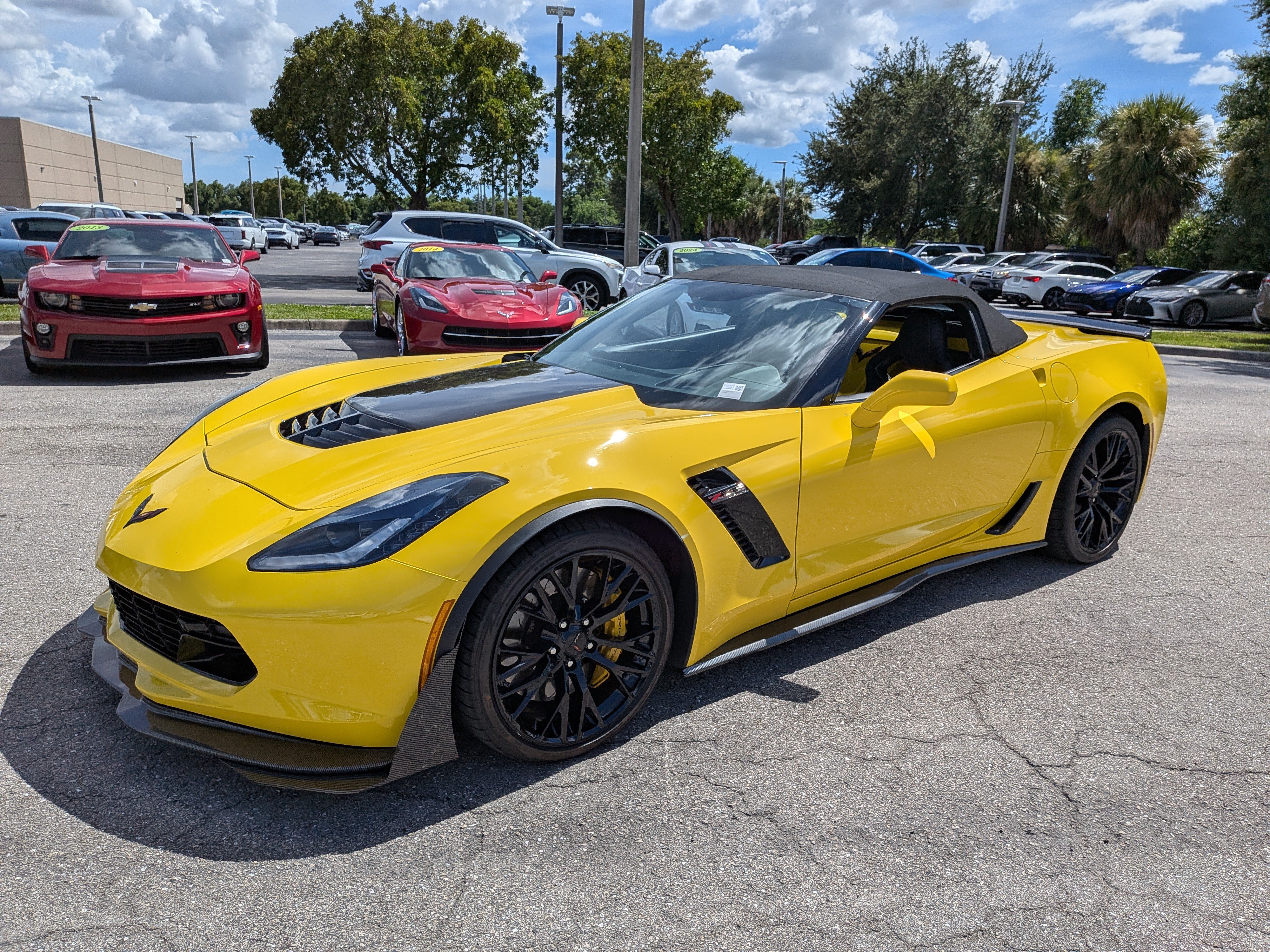 Used 2016 Chevrolet Corvette Z06 w/ 3LZ Preferred Equipment Group RWD image 8