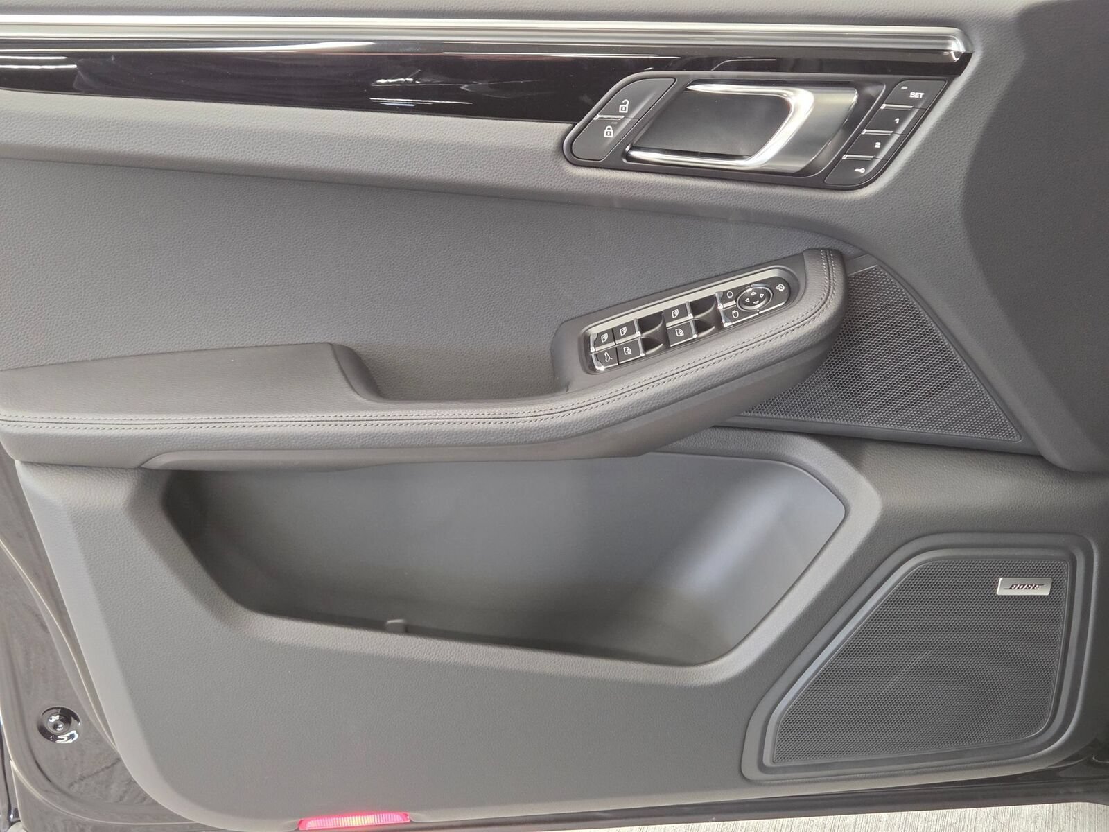 Certified 2026 Porsche Macan S AWD/4WD image 14