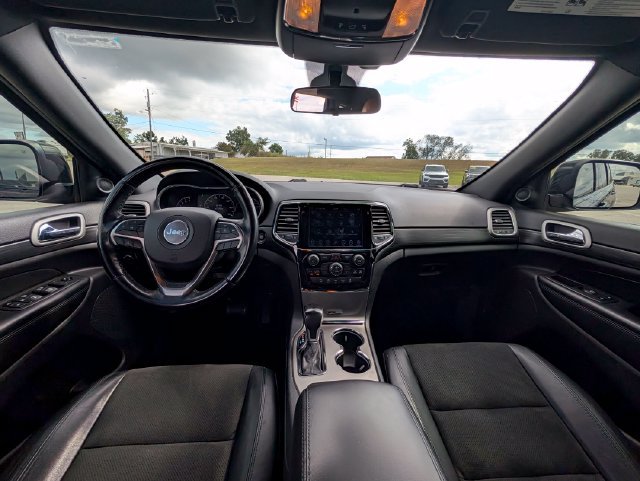 Used 2021 Jeep Grand Cherokee Laredo X RWD image 12