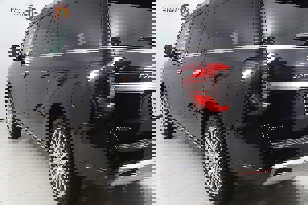 Used 2024 Ford Expedition Max Platinum AWD/4WD image 29