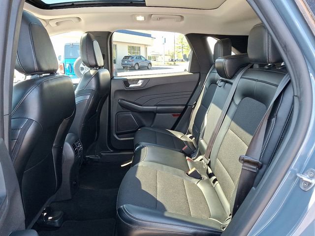 Certified 2025 Ford Escape SE image 9
