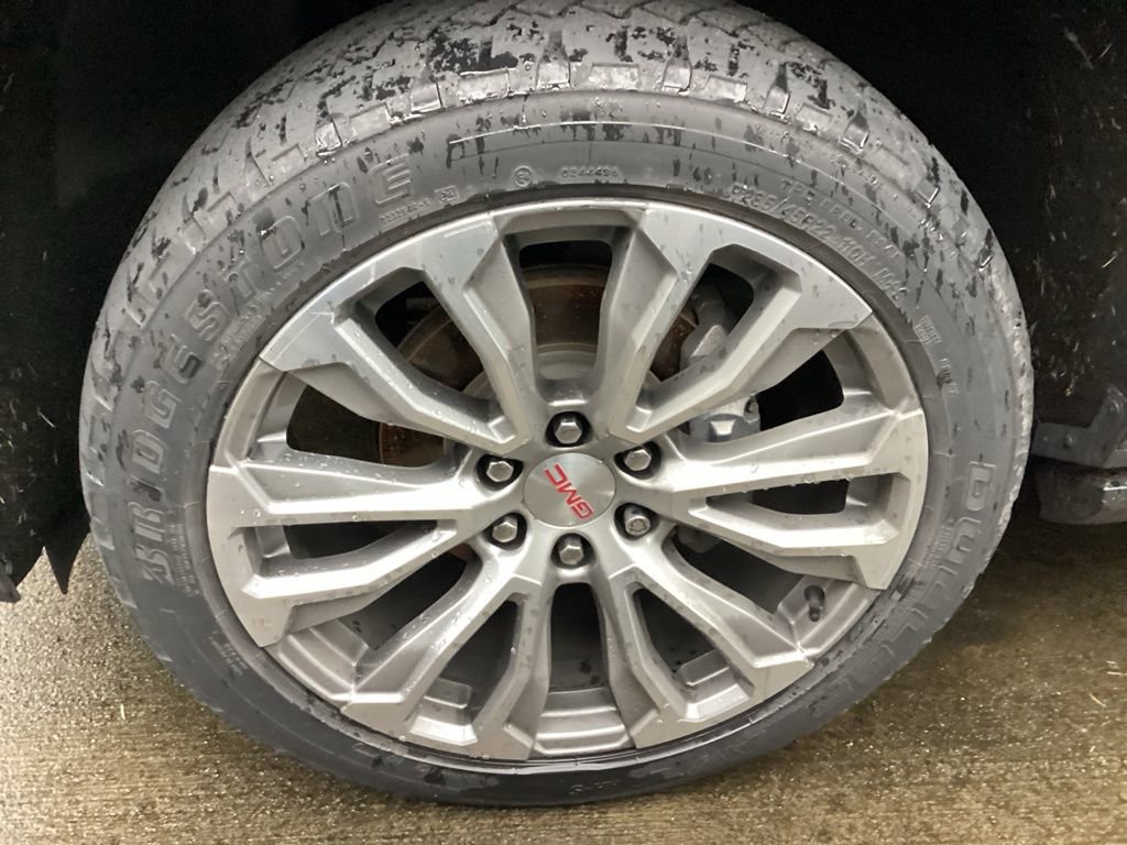 Used 2021 GMC Yukon Denali w/ Denali Premium Package image 2