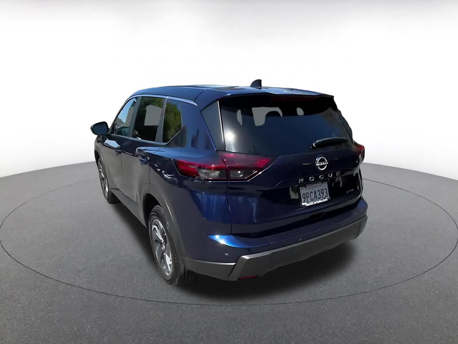 Used 2025 Nissan Rogue SV AWD/4WD image 11