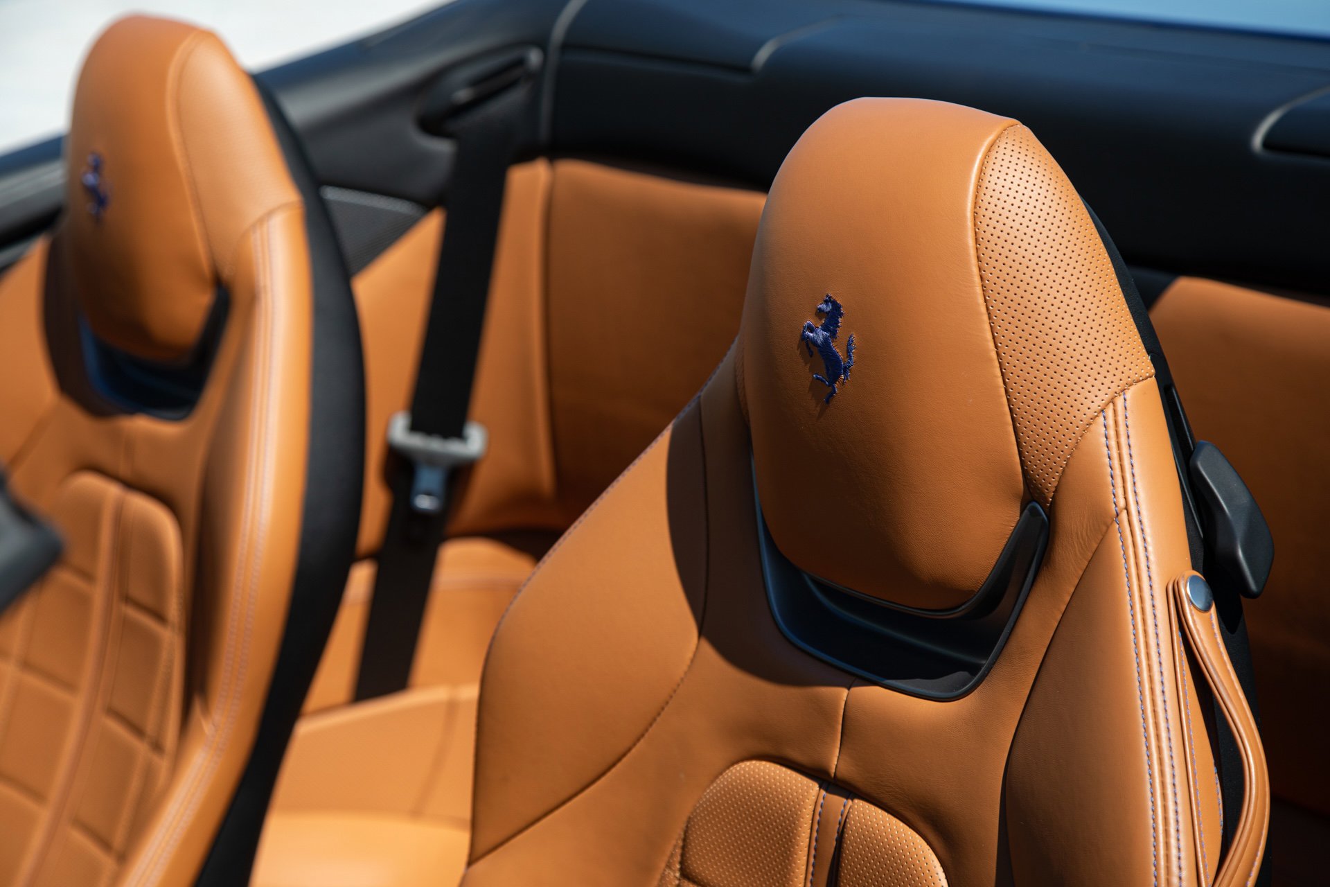 Certified 2023 Ferrari Portofino M image 18