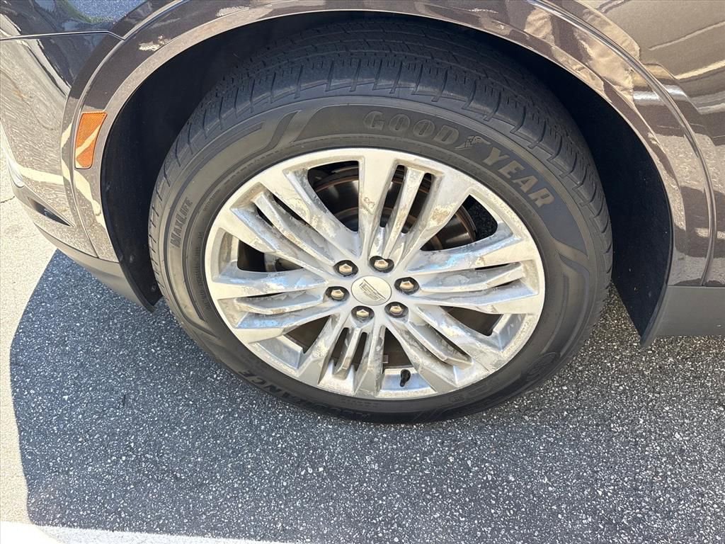Used 2018 Cadillac XT5 Premium Luxury FWD image 16