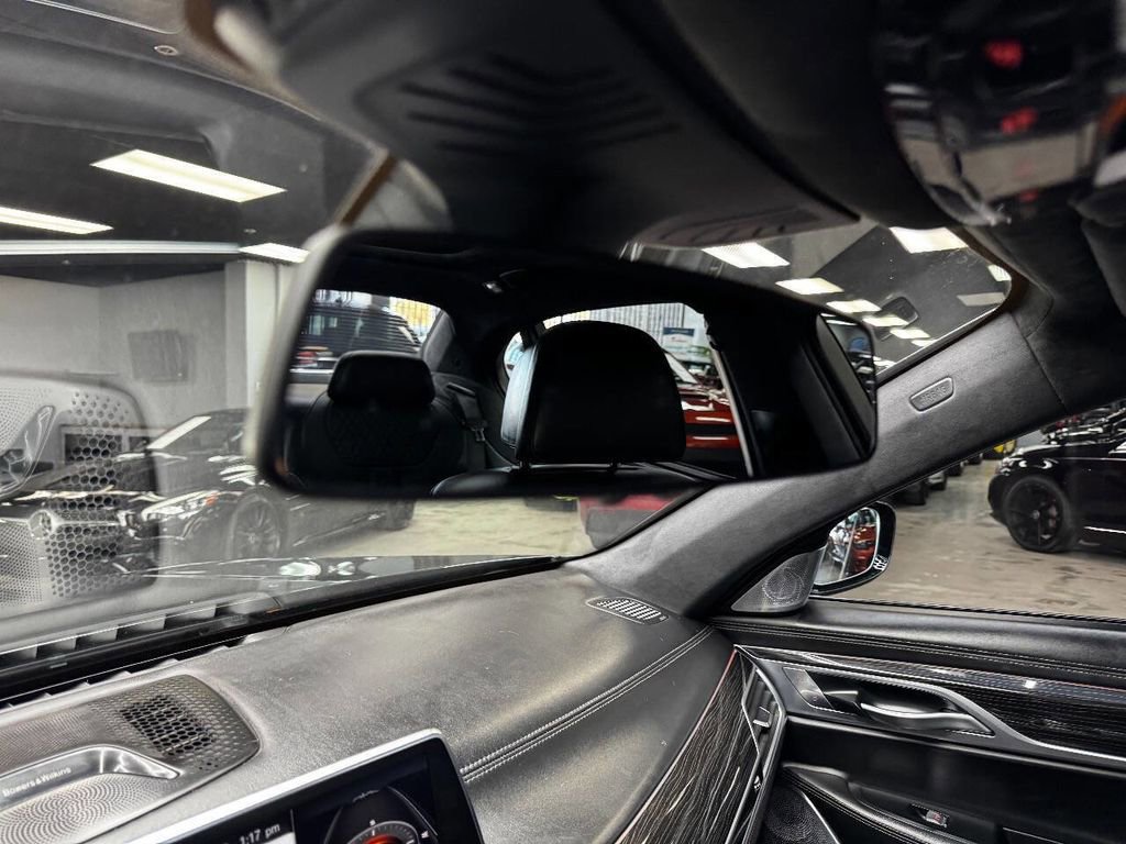 Used 2016 BMW 740i image 28