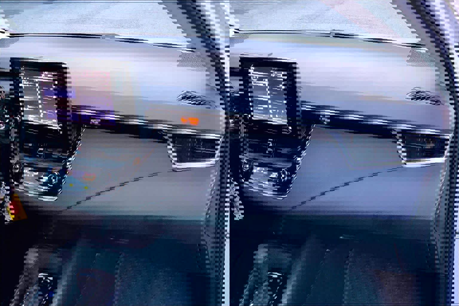 Used 2022 Toyota Corolla LE image 18