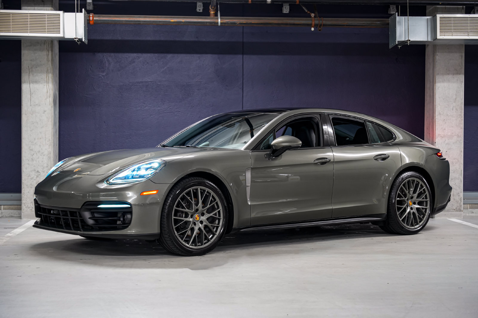 Used 2023 Porsche Panamera Platinum Edition RWD image 6