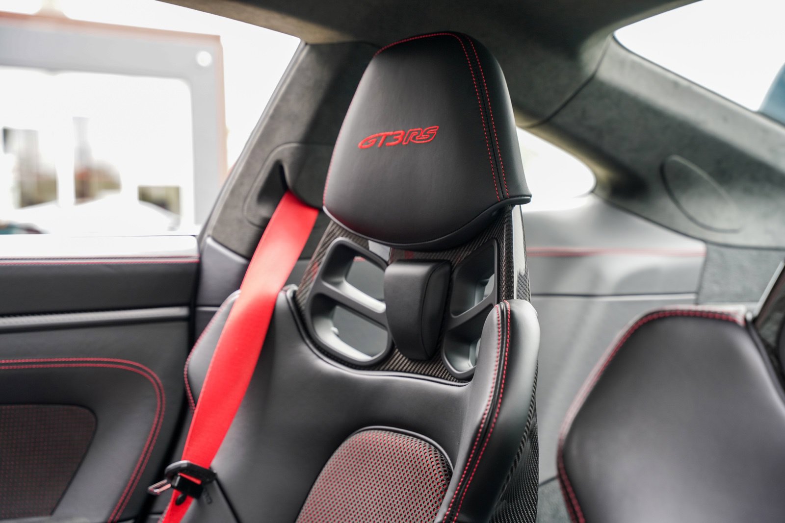 Used 2024 Porsche 911 GT3 RS RWD image 32
