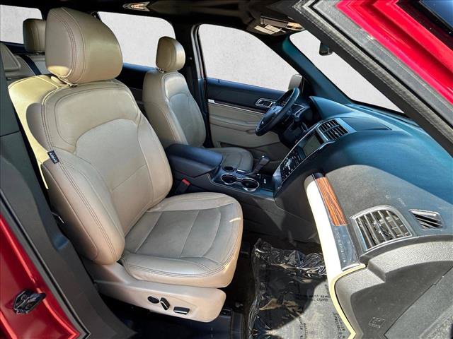 Used 2017 Ford Explorer Limited w/ Equipment Group 301A FWD image 25