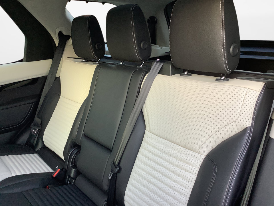 New 2026 Land Rover Discovery S AWD/4WD image 15