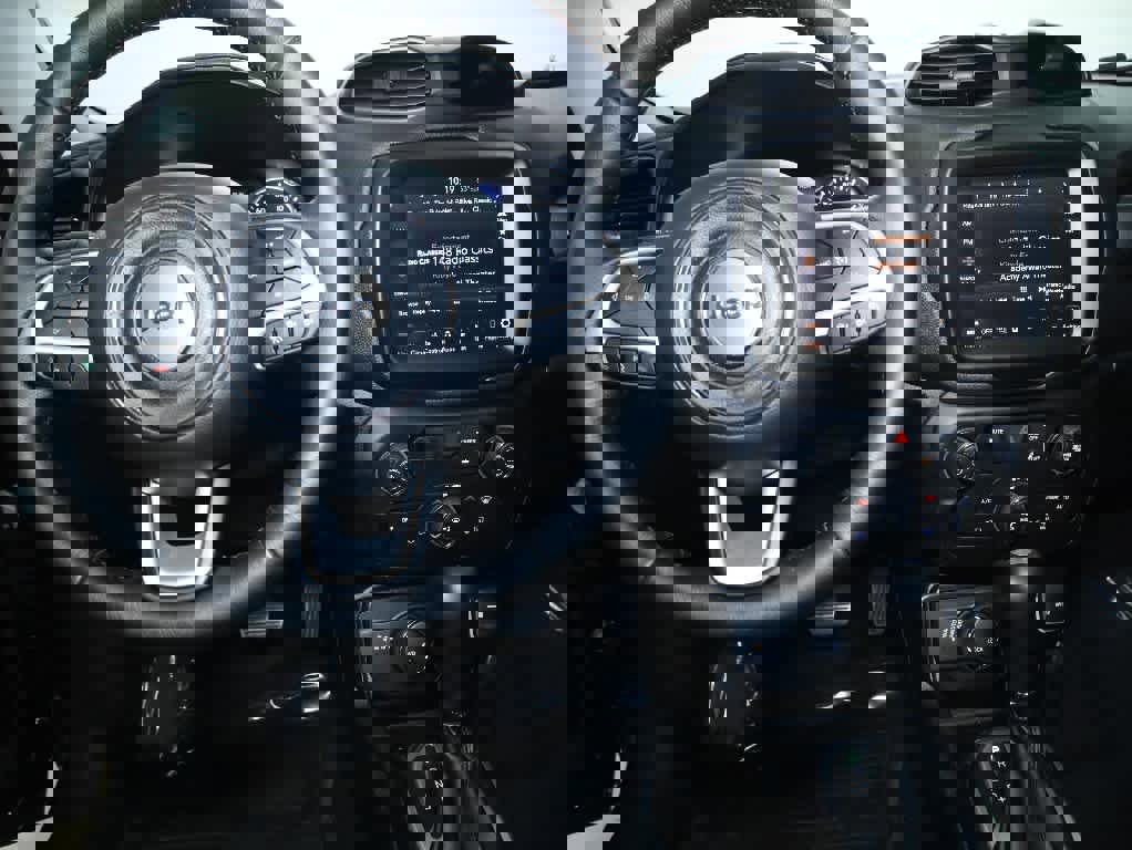 Used 2023 Jeep Renegade Limited image 27