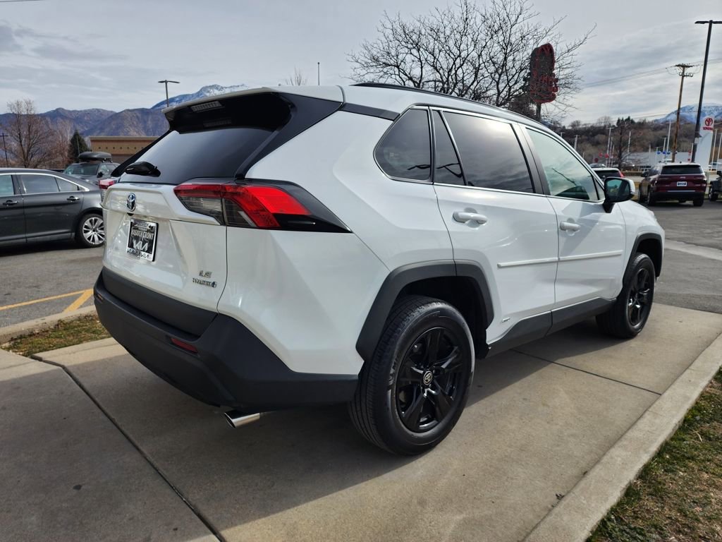 Used 2023 Toyota RAV4 LE image 5