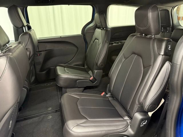 New 2026 Chrysler Pacifica Select w/ S Appearance Package AWD/4WD image 21