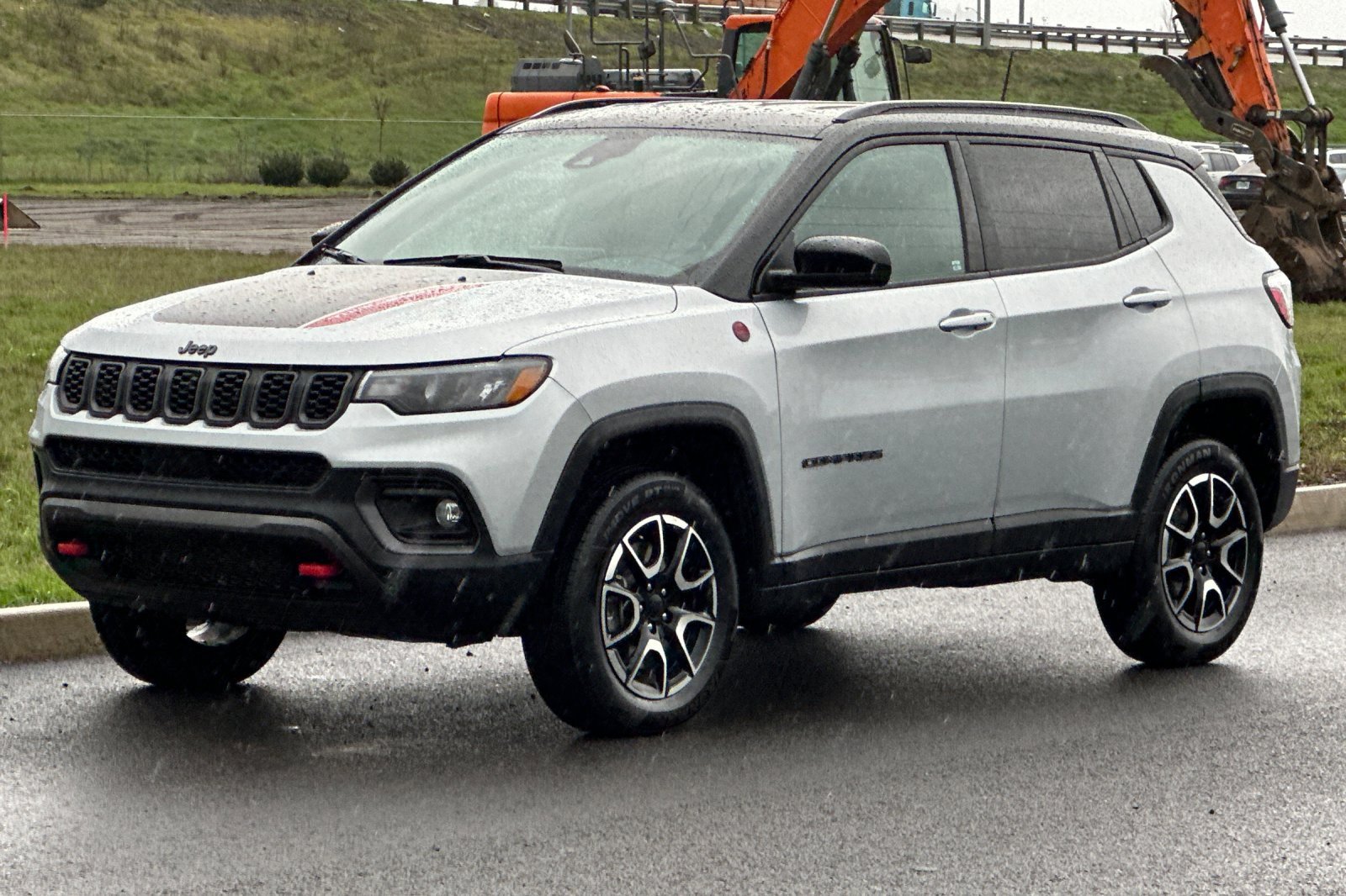 Used 2024 Jeep Compass Trailhawk image 7