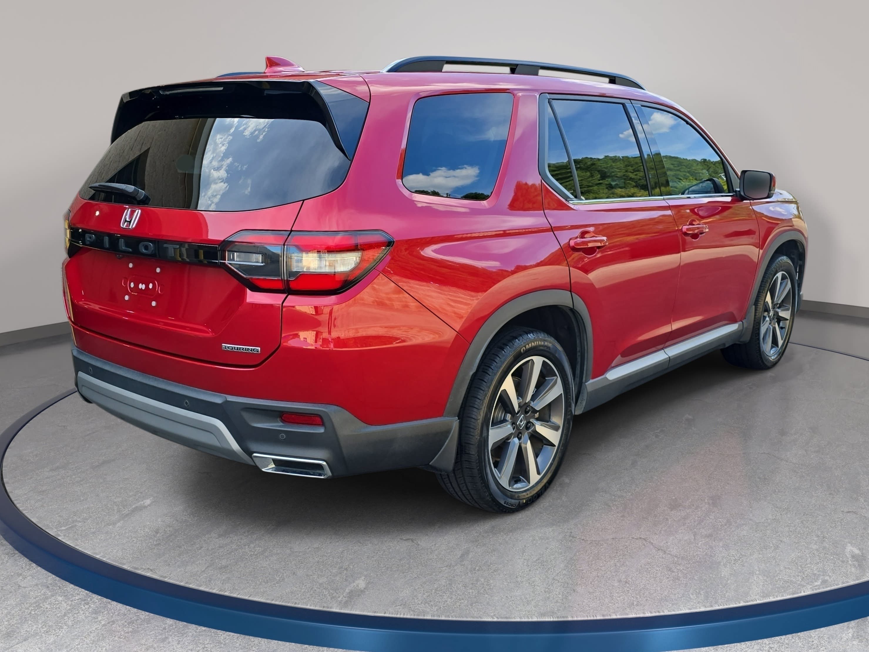 Used 2023 Honda Pilot Touring image 5