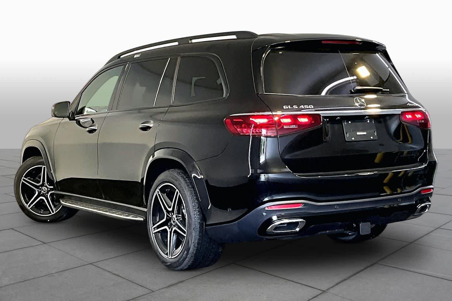 New 2026 Mercedes-Benz GLS 450 4MATIC image 3