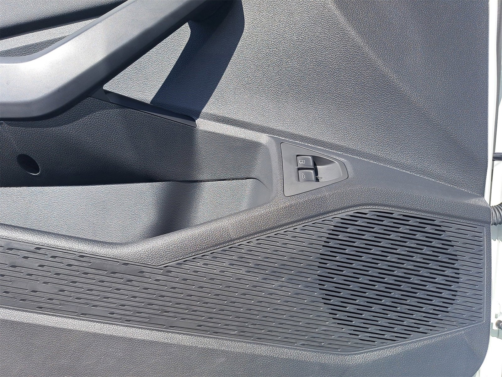 Certified 2024 Volkswagen Jetta S image 29