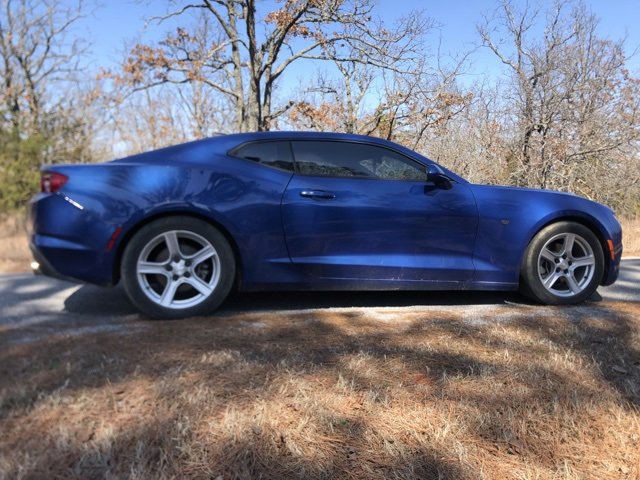 Used 2021 Chevrolet Camaro LT w/ Technology Package image 3