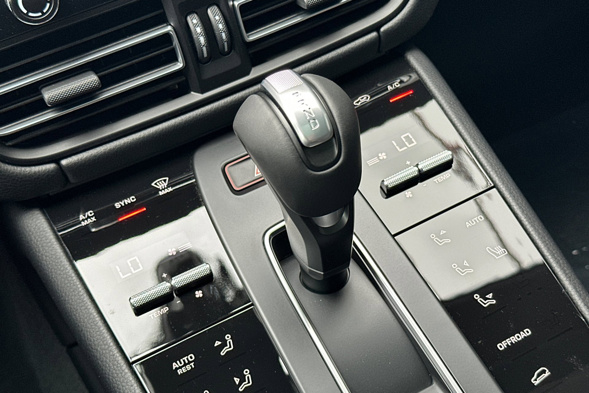 New 2026 Porsche Macan image 28