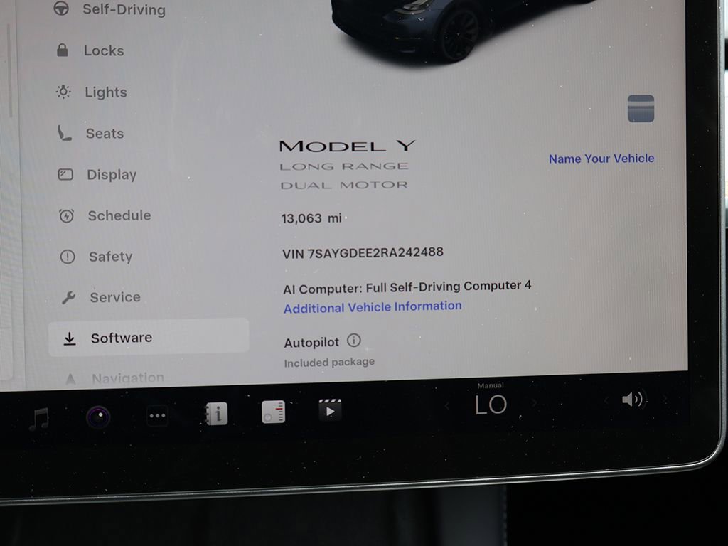 Used 2024 Tesla Model Y Long Range AWD/4WD image 48