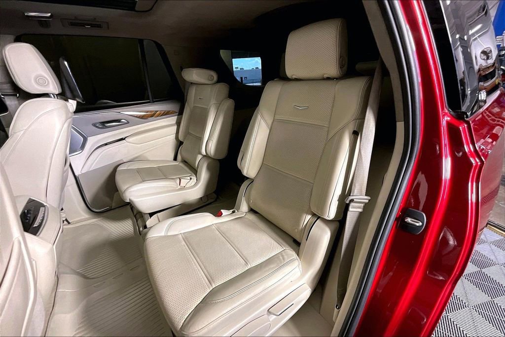 Used 2023 Cadillac Escalade Sport Platinum w/ LPO, ONYX Package AWD/4WD image 35