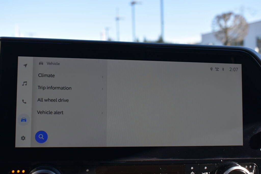 Used 2023 Toyota Highlander Limited image 11