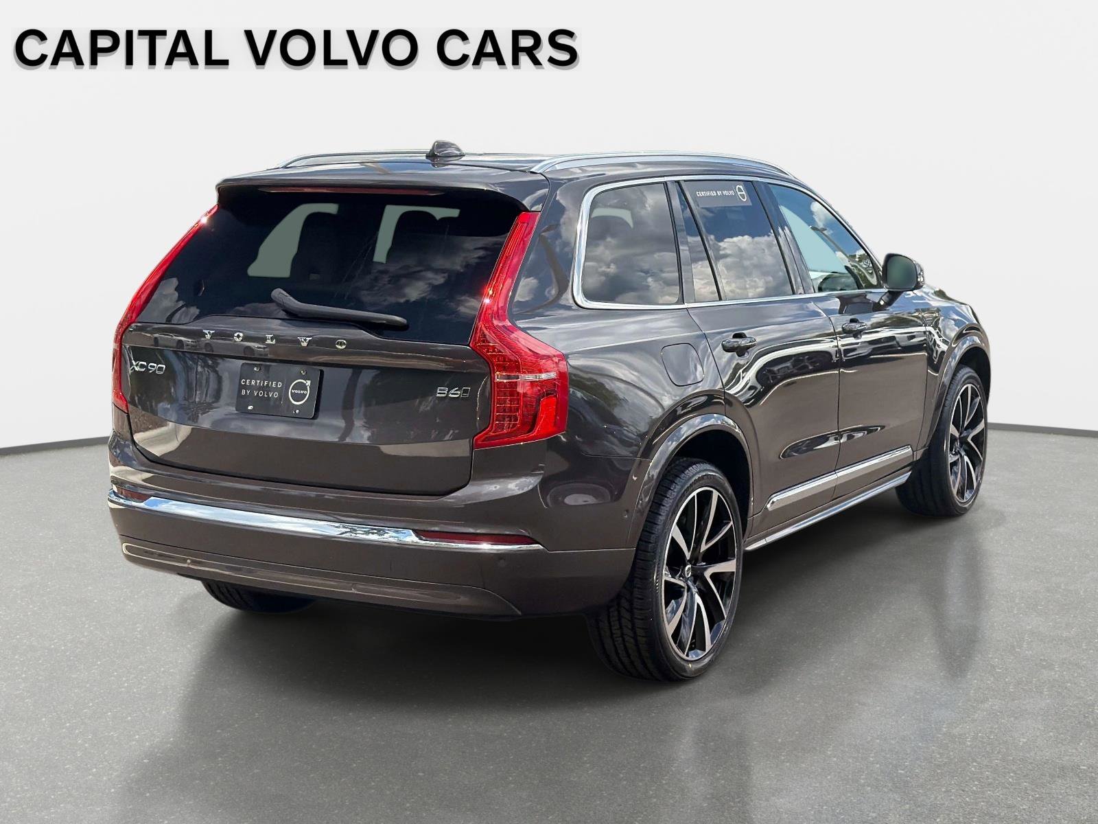 Certified 2023 Volvo XC90 B6 Plus AWD/4WD image 5
