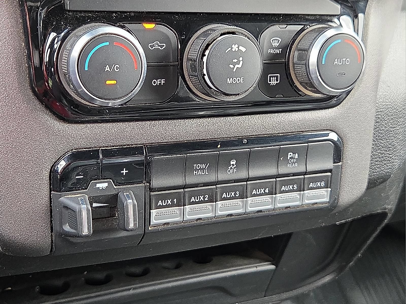 Used 2022 RAM 2500 Tradesman w/ Chrome Appearance Group AWD/4WD image 22