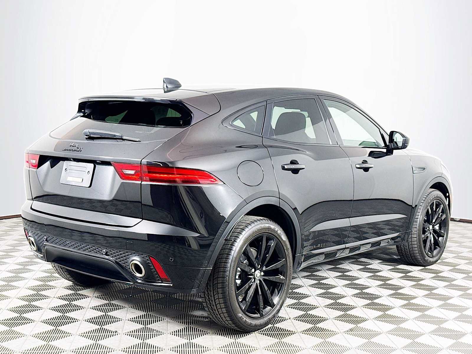 Used 2024 Jaguar E-PACE R-Dynamic SE AWD/4WD image 5
