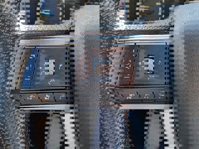 Used 2022 Mitsubishi Outlander SE image 16