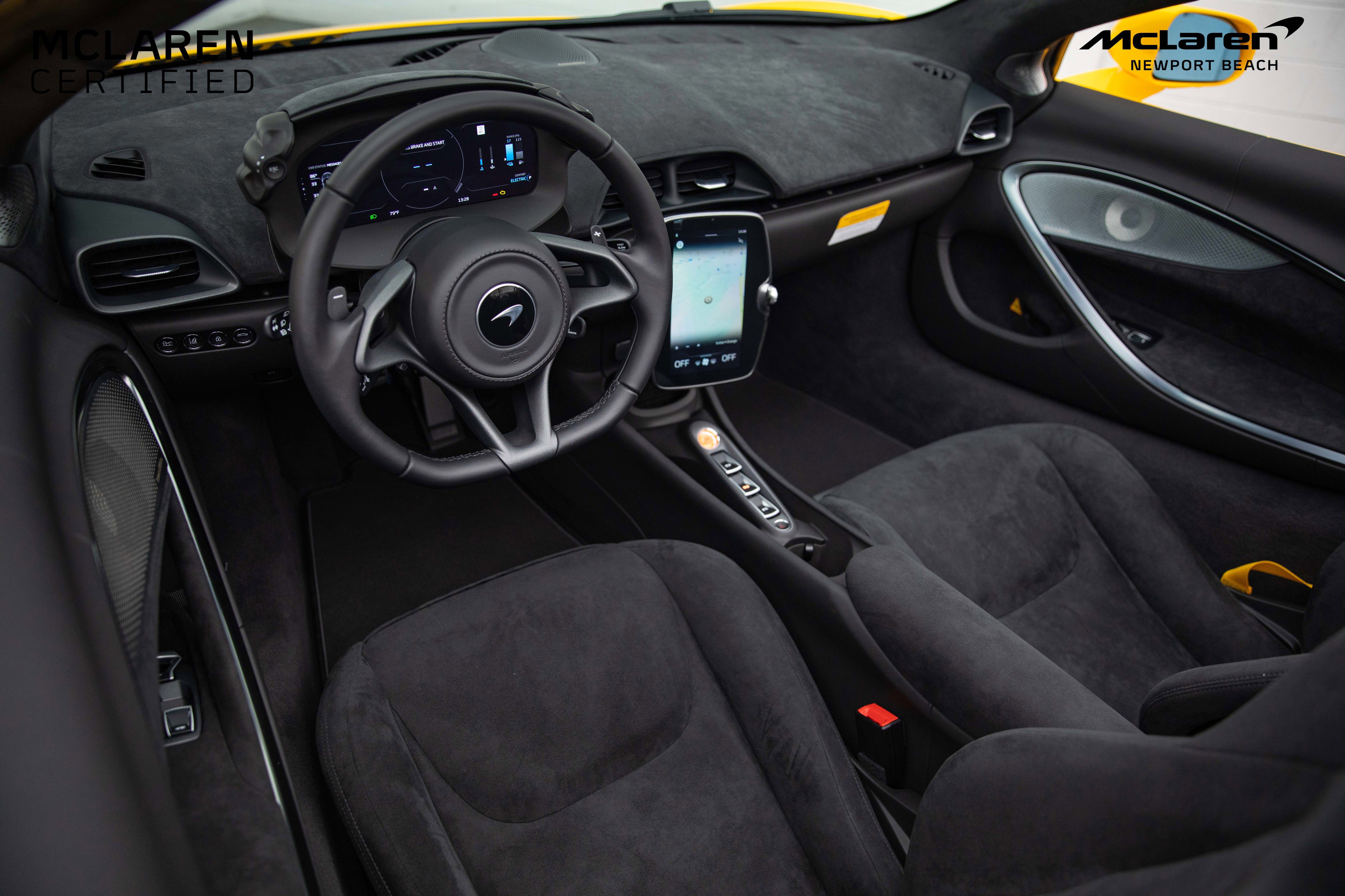 Used 2025 McLaren Artura Spider image 21