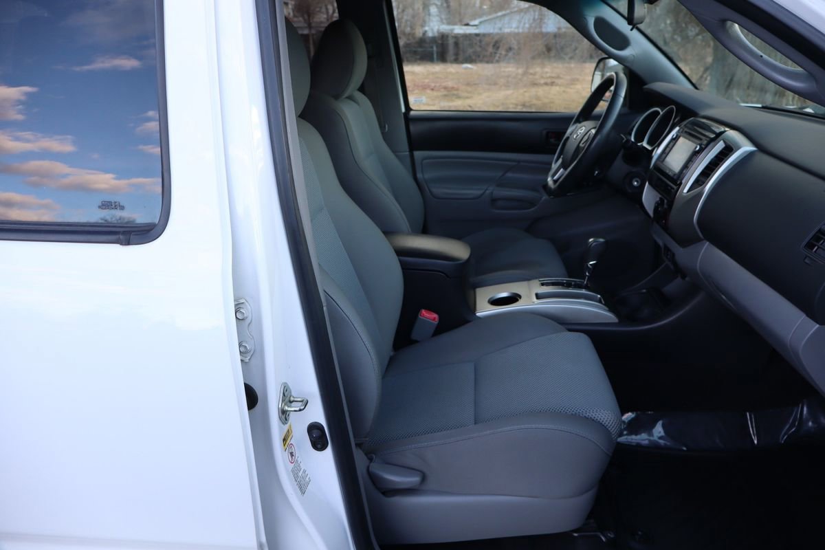 Used 2014 Toyota Tacoma PreRunner w/ TRD Off-Road Package image 22
