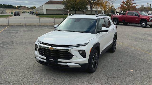 Certified 2024 Chevrolet TrailBlazer LT w/ Driver Confidence Package FWD image 3