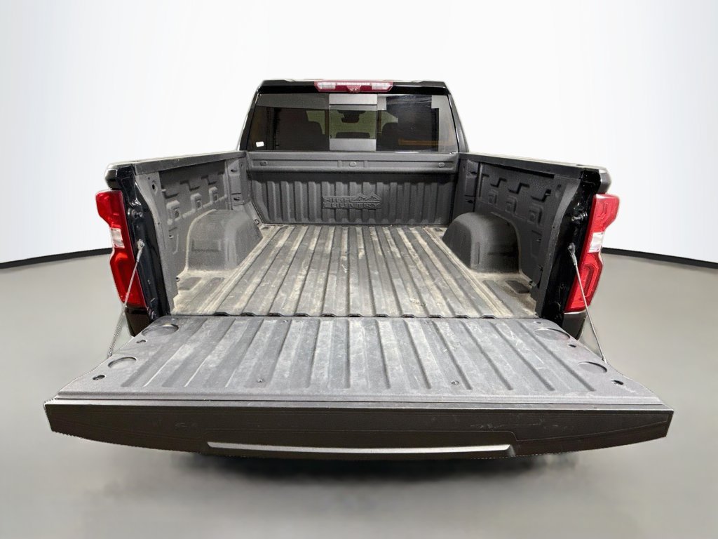 Used 2023 Chevrolet Silverado 1500 High Country w/ Technology Package AWD/4WD image 27