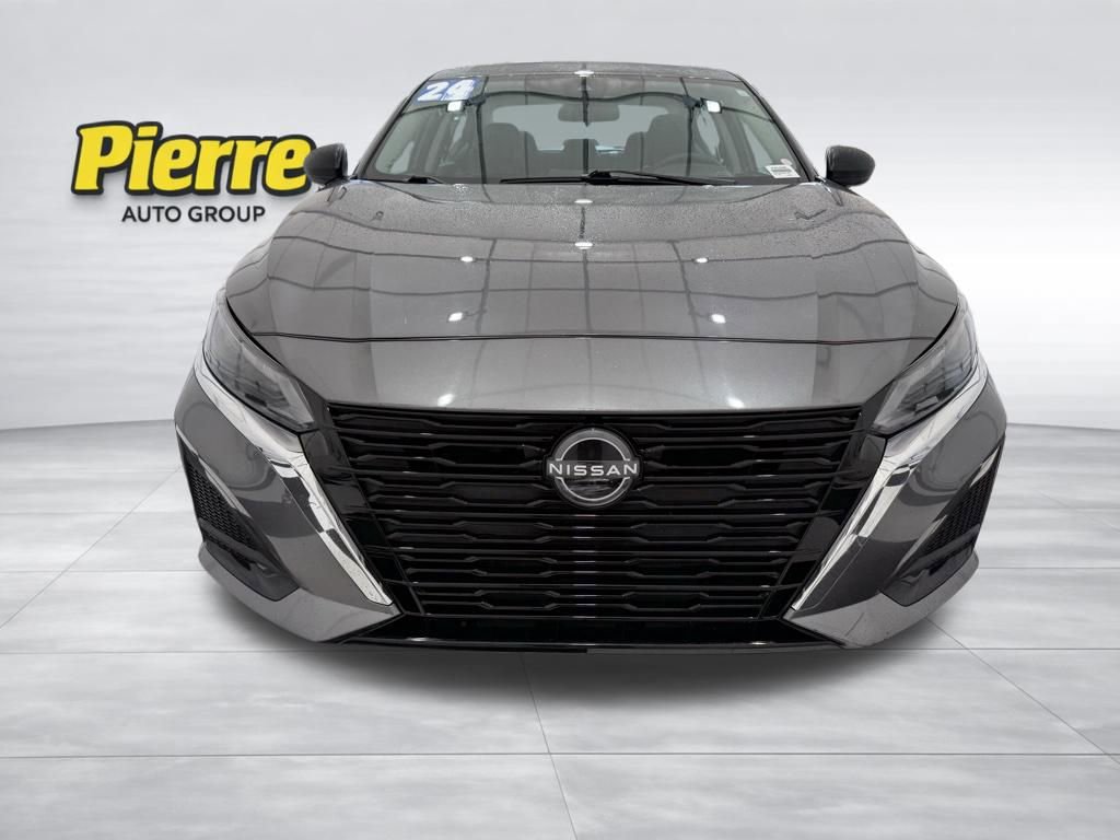Used 2024 Nissan Altima 2.5 SV FWD image 7