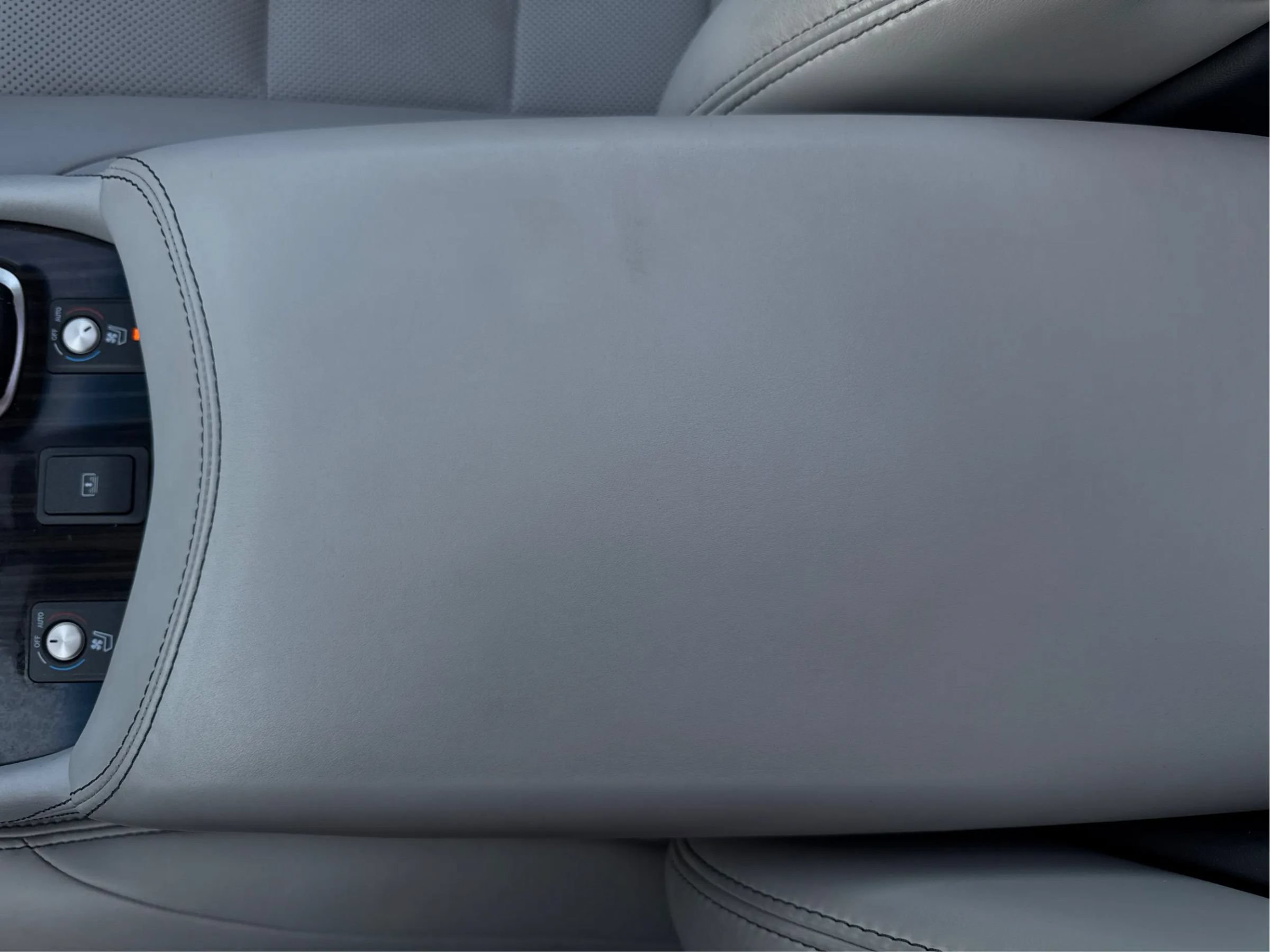 Used 2014 Lexus LS 460 w/ Comfort Package RWD image 57