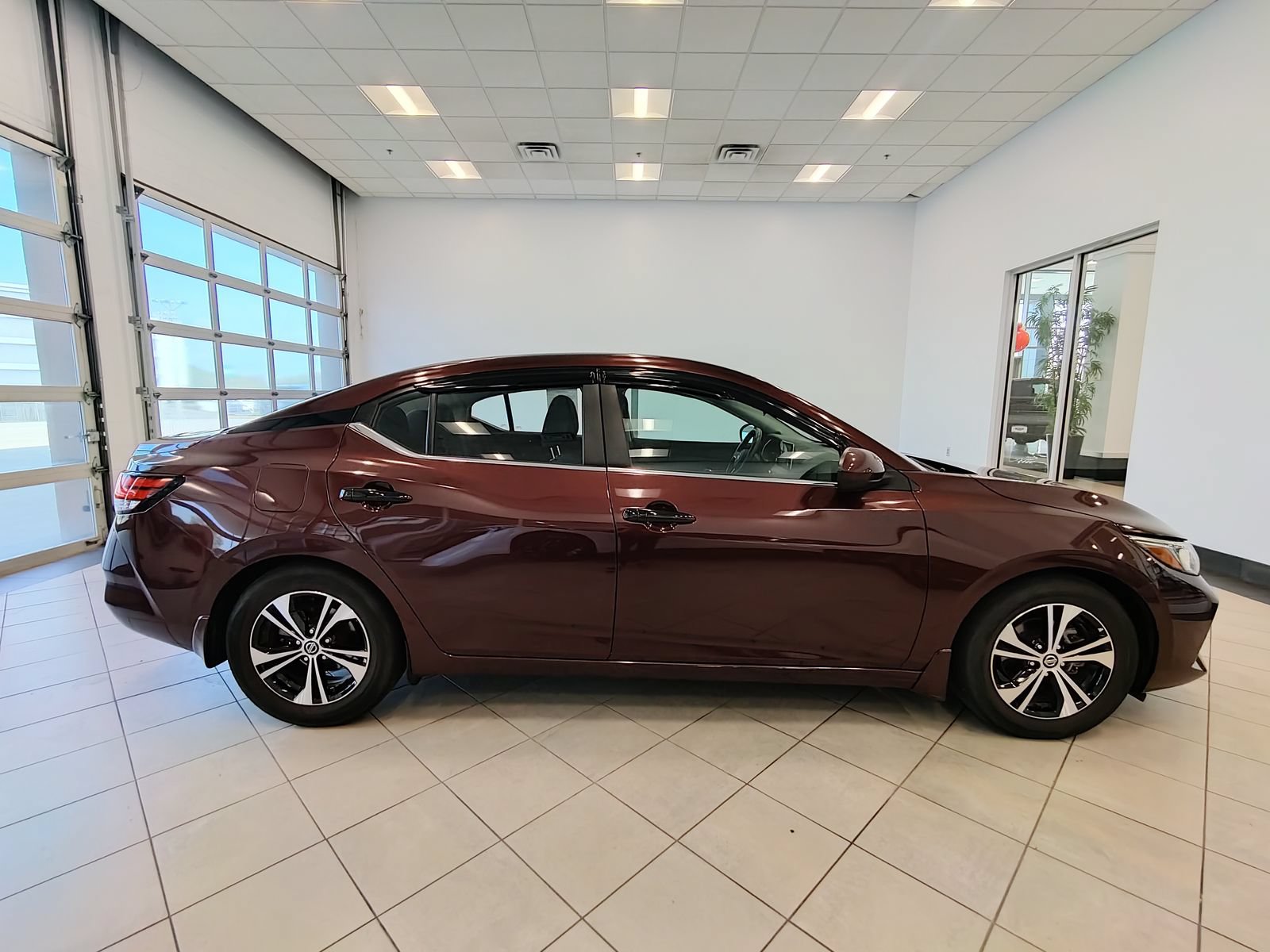 Used 2021 Nissan Sentra SV FWD image 2